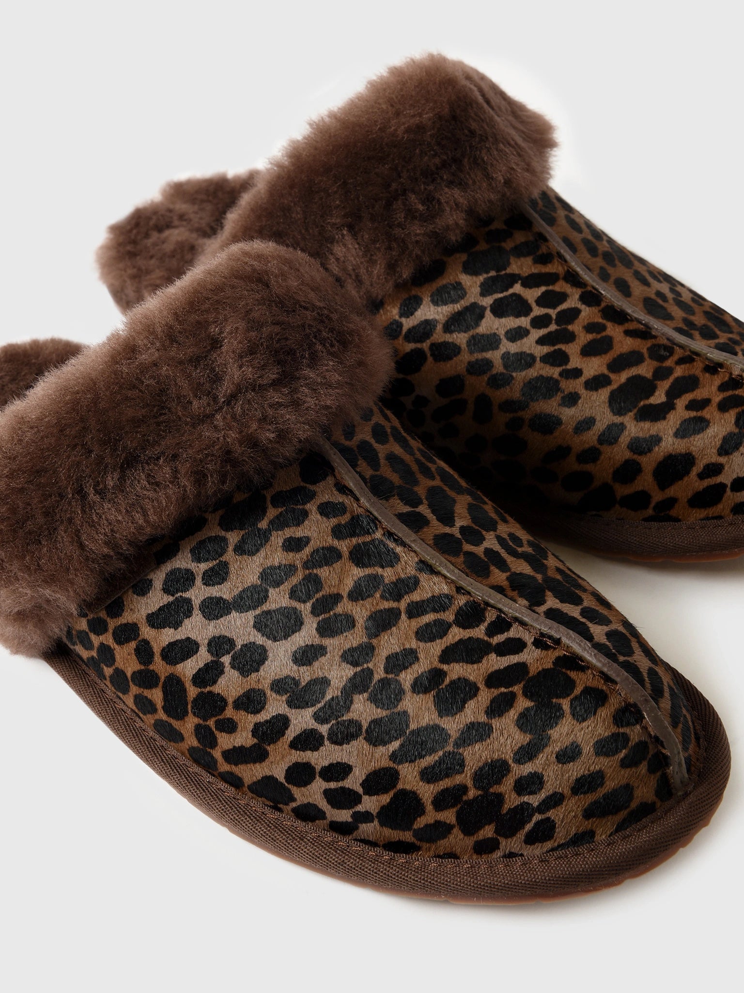 UGG Women's Scuffette Caspian Slipper